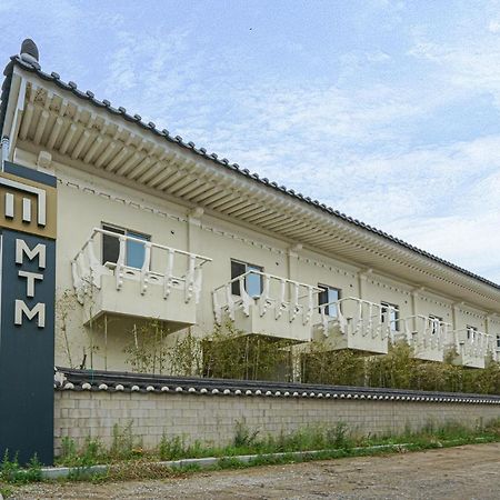 Mtm Family Hotel Гиеонгджу Екстериор снимка