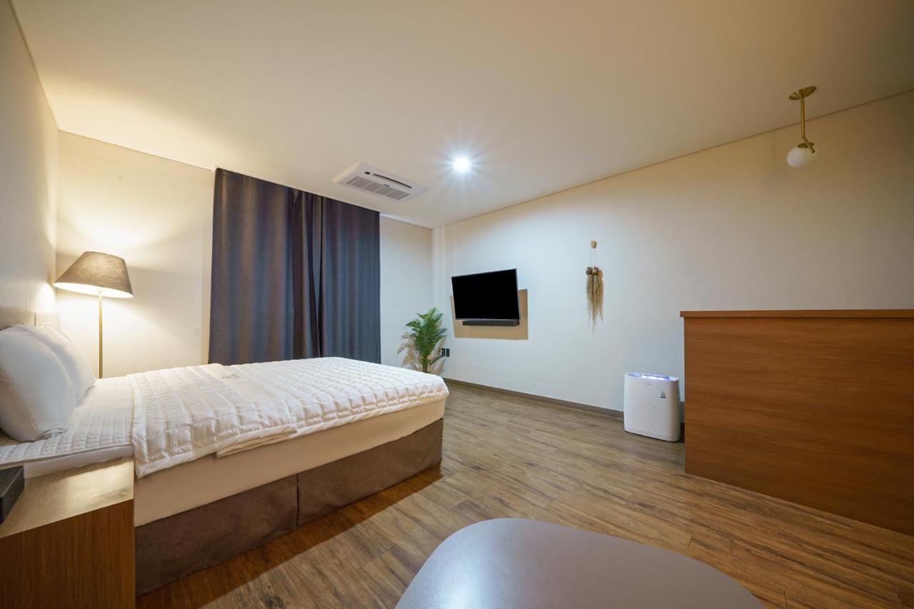 Mtm Family Hotel Гиеонгджу Екстериор снимка
