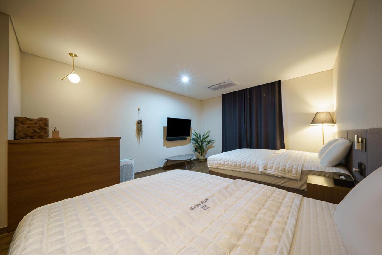 Mtm Family Hotel Гиеонгджу Екстериор снимка