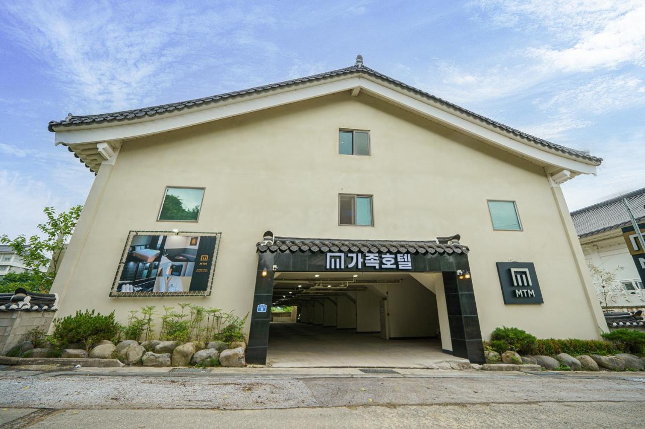 Mtm Family Hotel Гиеонгджу Екстериор снимка