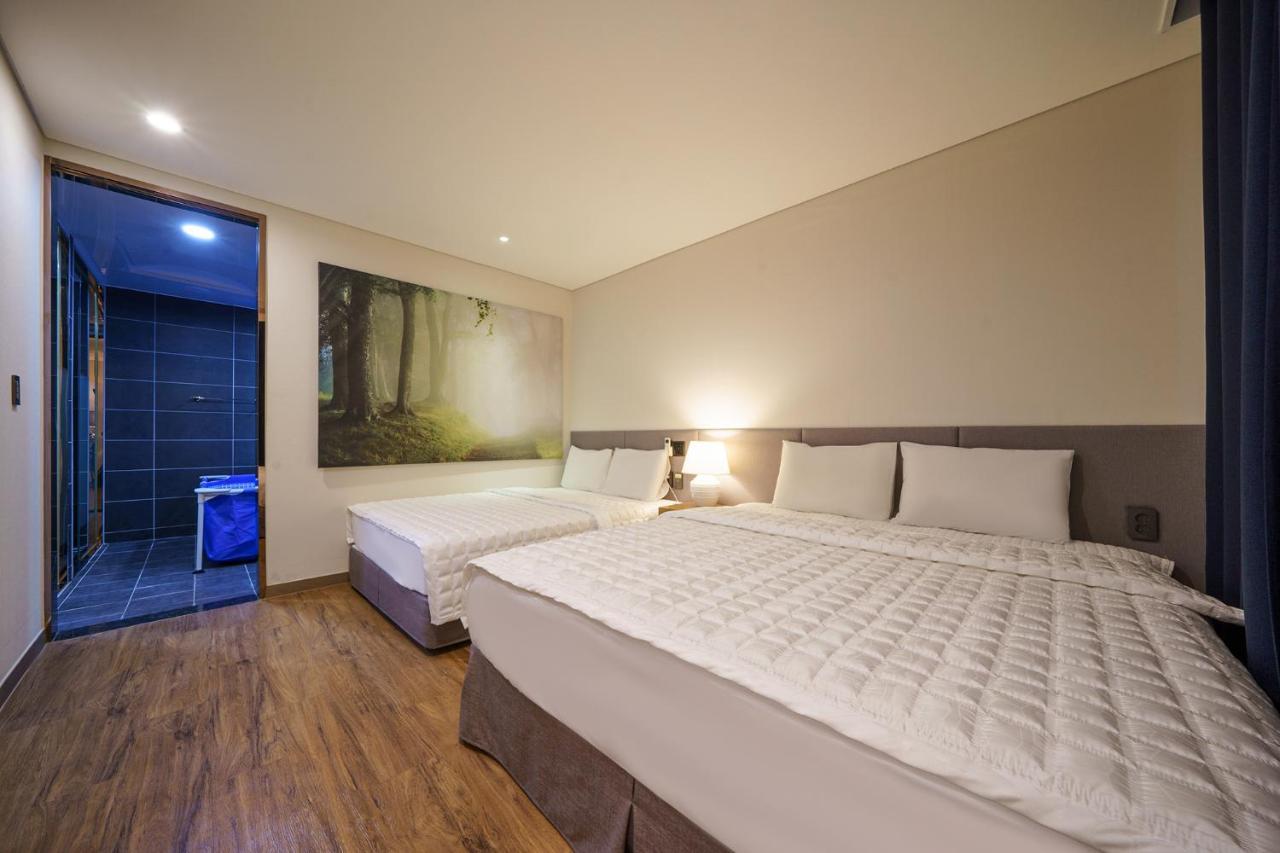 Mtm Family Hotel Гиеонгджу Екстериор снимка