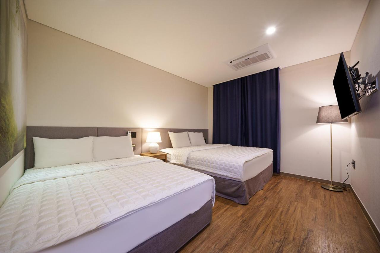 Mtm Family Hotel Гиеонгджу Екстериор снимка