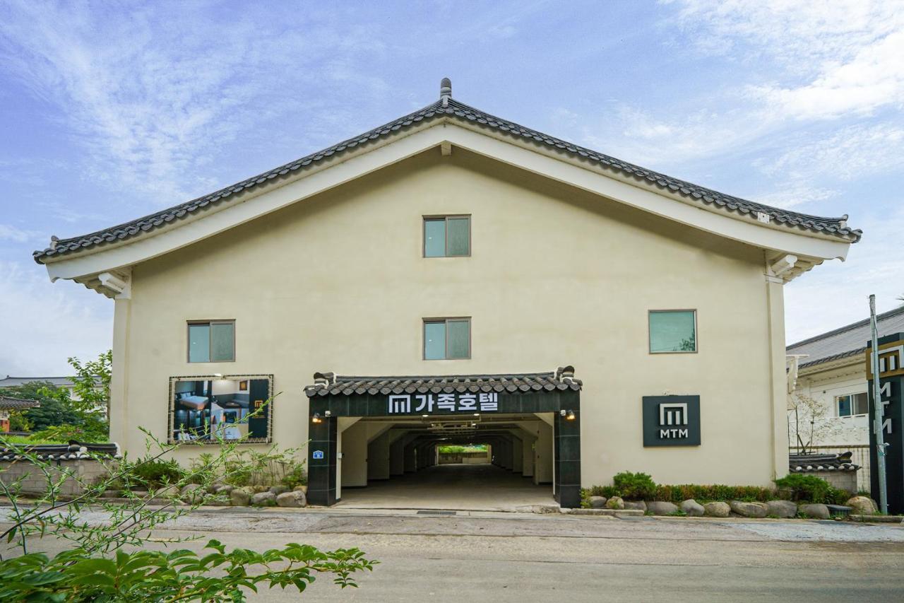 Mtm Family Hotel Гиеонгджу Екстериор снимка